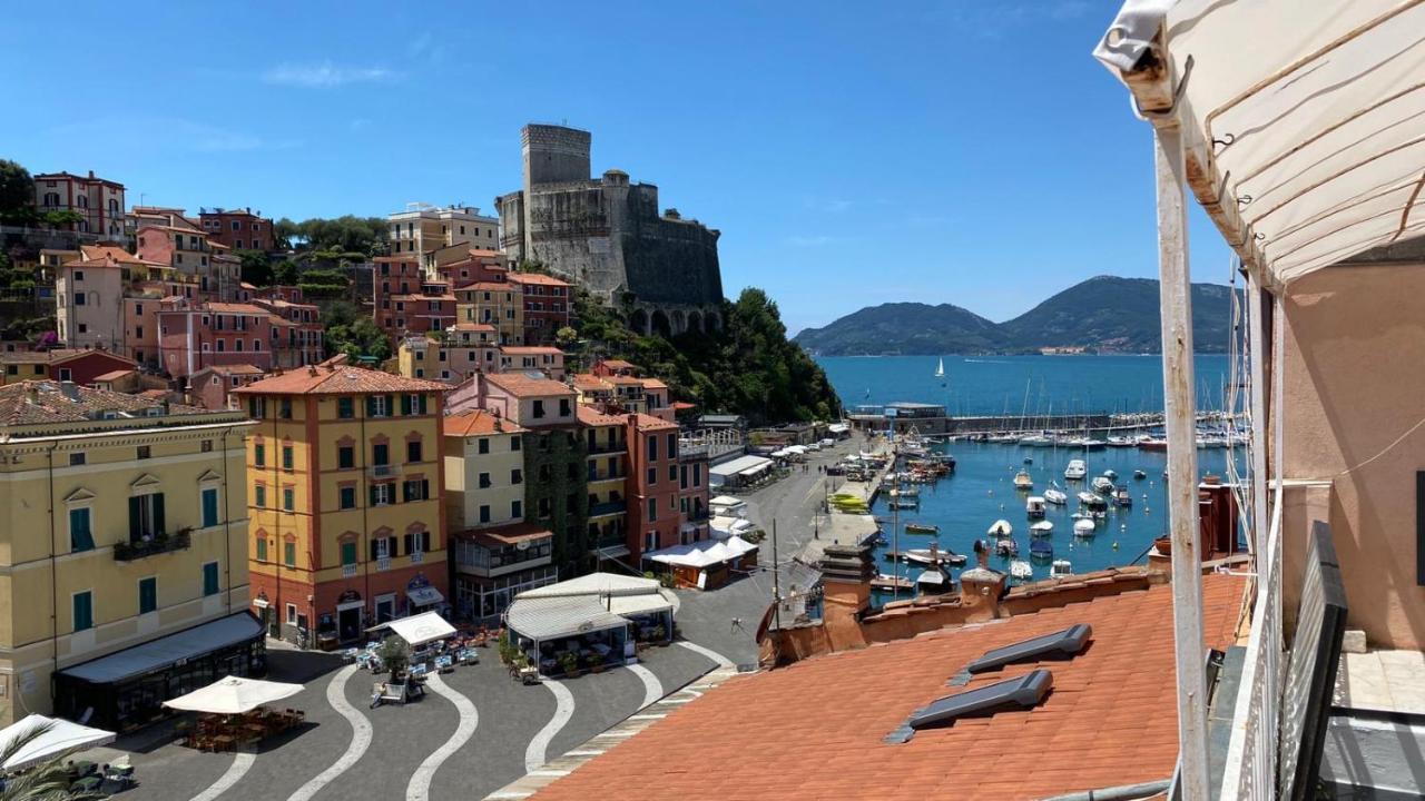 Square Views Apartment Lerici Bagian luar foto